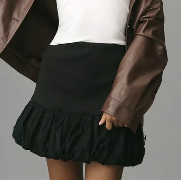 Club Monaco Dresses & Skirts - Club Monaco Black Mini Skirt with Bubble Hem Sz.4 NWT